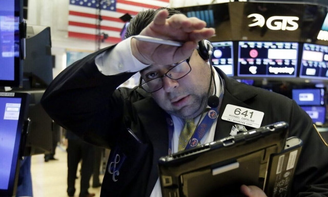 Απώλειες στη Wall Street υπό τον φόβο νέων αυξήσεων των επιτοκίων από τη Fed