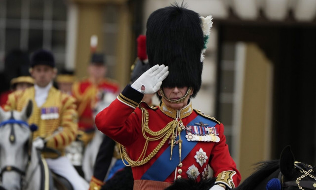 Βρετανία: Έφιππος ο βασιλιάς Κάρολος για τον εορτασμό των γενεθλίων του - Εντυπωσιακές φωτογραφίες