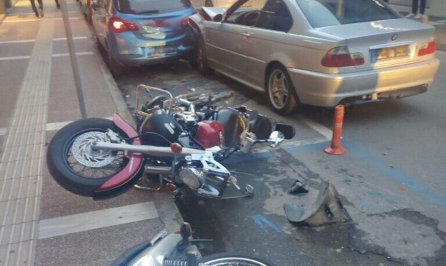 Καλαμάτα: Αυτοκίνητο σε τρελή πορεία προκάλεσε χάος στο κέντρο της πόλης