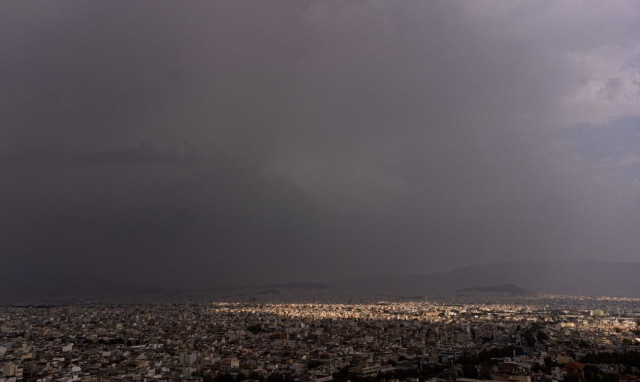 Καιρός: Μήνυμα του 112 σε βορειοανατολική Αττική, Εύβοια, Μαγνησία και Σποράδες