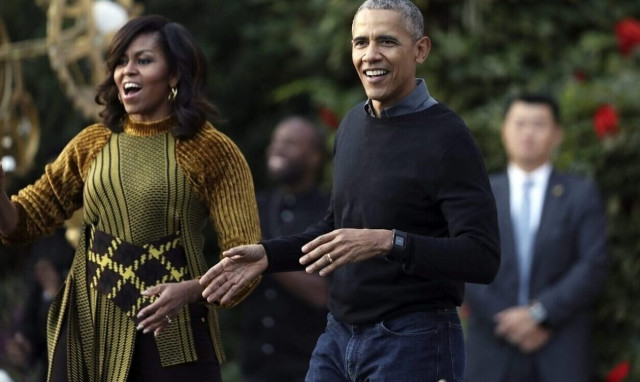 Μπάρακ Ομπάμα: Στη Σίφνο με τη Μισέλ, τις κόρες του και τον Τομ Χανκς