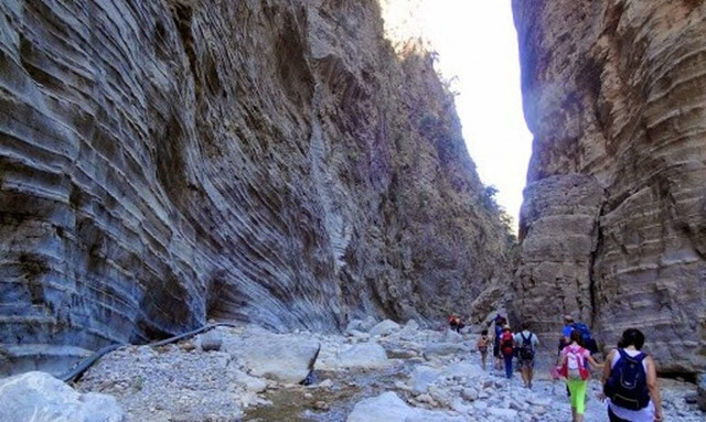 Χανιά: Τουρίστρια χάθηκε στο φαράγγι της Σαμαριάς - Έρευνες για τον εντοπισμό της