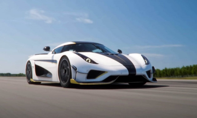 Το Koenigsegg Regera έδειξε τις εξατμίσεις του στο ηλεκτρικό Rimac Nevera (Video)