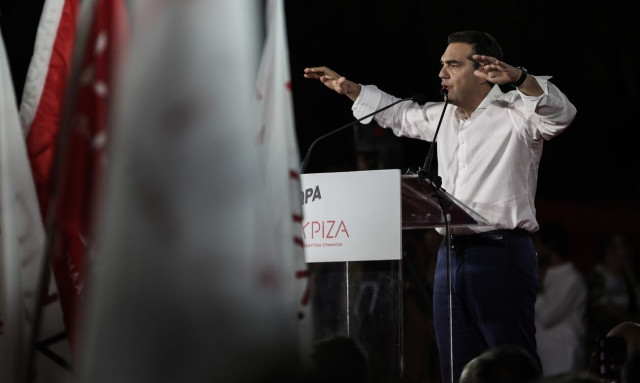 Ο Τσίπρας φωνάζει «παρών» και προετοιμάζει την επόμενη μέρα του ΣΥΡΙΖΑ