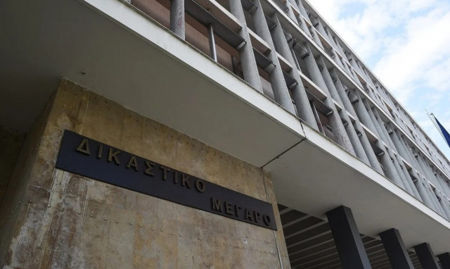 Επείγουσα εισαγγελική έρευνα για γέφυρα στη δυτική Θεσσαλονίκη – Διέρχεται πάνω από σταθμό του ΟΣΕ