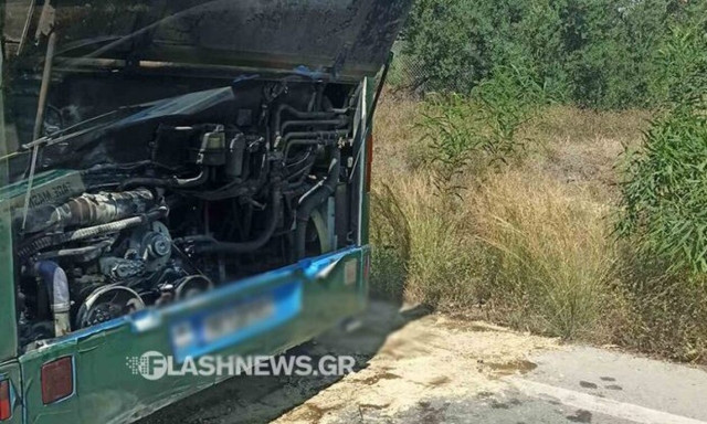 Ηράκλειο: Λεωφορείο γεμάτο κόσμο άρπαξε φωτιά στην μέση του δρόμου