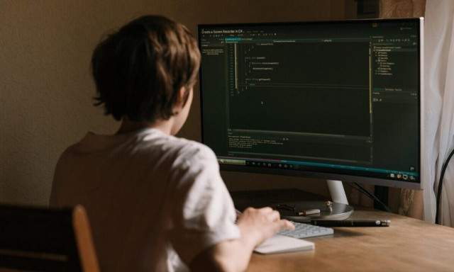 Θεσσαλονίκη: Συνελήφθη 16χρονος - Πουλούσε υλικό παιδικής πορνογραφίας μέσω Διαδικτύου