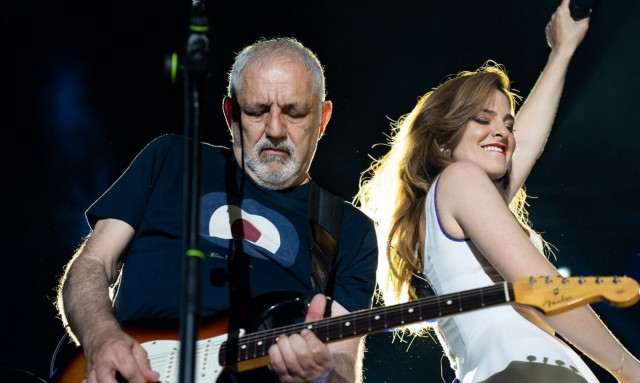 Νίκος Πορτοκάλογλου και Ρένα Μόρφη απογείωσαν το κοινό στο Θέατρο Βράχων