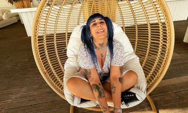 Super Κική: «Ήμουν έγκυος και παράλληλα έτρωγα κέρατο και το ήξερα»