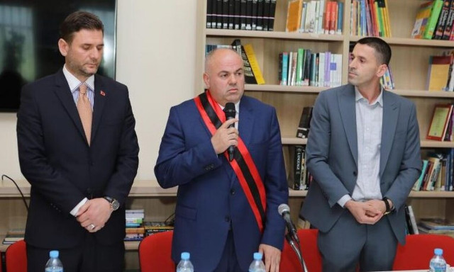 Aλβανία: Παραιτήθηκε δήμαρχος μετά από σκάνδαλο με ροζ βίντεο - «Με παγίδευσαν» λέει