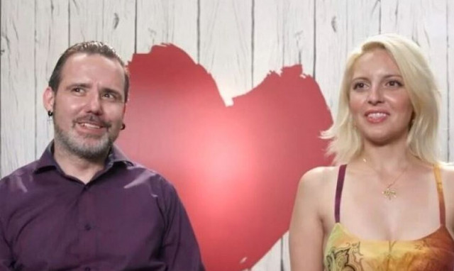 Ζευγάρι στο «First Dates» παραλίγο να «πλακωθεί» στο ξύλο: «Είσαι λούμπεν, μυρίζεις πτώμα»