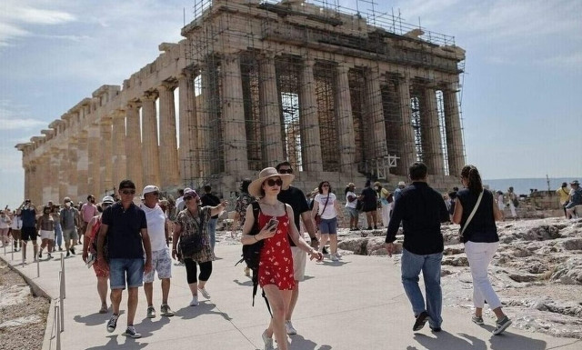 Αύξηση 19,9% στις ταξιδιωτικές εισπράξεις τον Απρίλιο