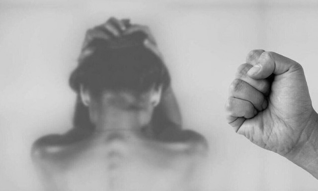 Ηράκλειο: Τι αποκάλυψε η 45χρονη που ξυλοκοπήθηκε από τον σύζυγό της