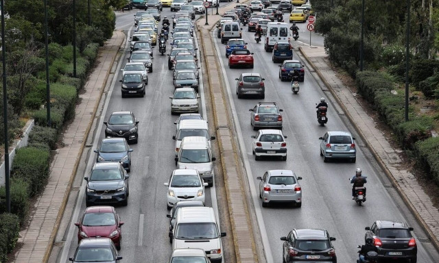Κίνηση: Ουρές χιλιομέτρων στον Κηφισό λόγω τροχαίου