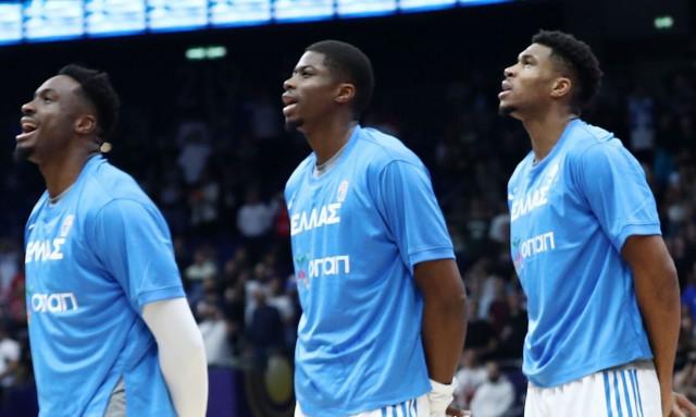 Χαρούμενος ο Γιάννης Αντετοκούνμπο για τον αδερφό του