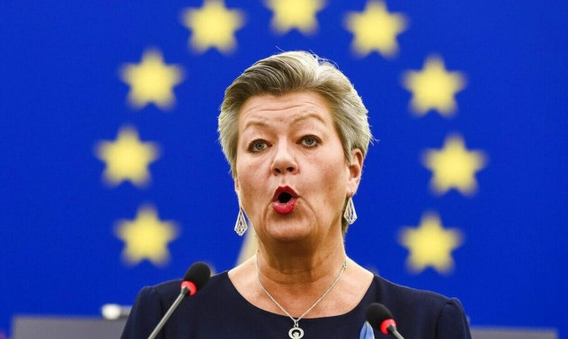 Επίτροπος Γιόχανσον: Το ναυάγιο ανοικτά της Πύλου, η «χειρότερη τραγωδία» στη Μεσόγειο