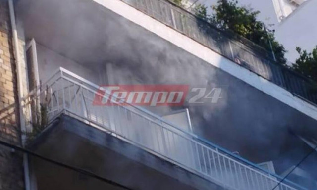 Πάτρα: Μεγάλη κινητοποίηση της Πυροσβεστικής για φωτιά στο κέντρο της πόλης