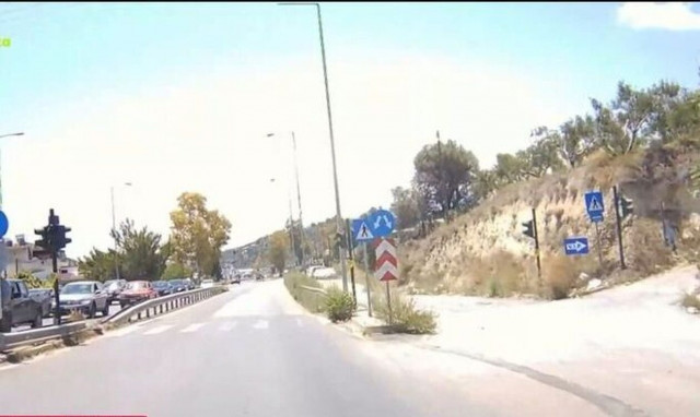 Κρήτη: Αγροτικό παραβιάζει κόκκινο φανάρι και τρέχει με ιλιγγιώδη ταχύτητα