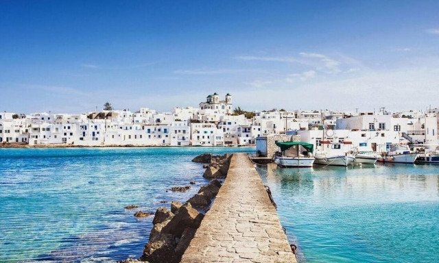 Απόβαση της εφορίας σε τουριστικούς προορισμούς