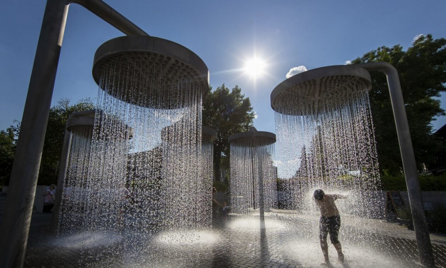 «Καίγεται» το Πεκίνο: Σήμερα η πιο καυτή μέρα του Ιουνίου - Στους 41 βαθμούς ο υδράργυρος