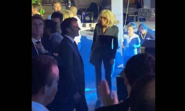 Μπριζίτ Μακρόν: H «πρώτη κυρία» της Γαλλίας χόρεψε ξέφρενα και έγινε viral (vid)