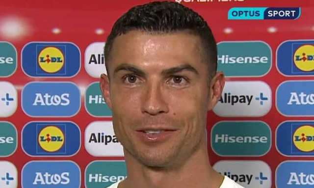 Κριστιάνο Ρονάλντο σε καμεραμάν: «Μην κάνεις ζούμ στο πρόσωπο μου, φαίνονται οι... ρυτίδες»