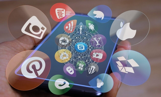 Εφοριακοί σερφάρουν στα social media για υποθέσεις φοροδιαφυγής