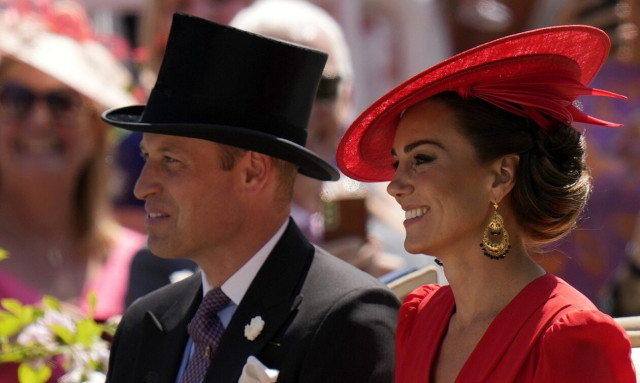 Lady in red! - Η εντυπωσιακή εμφάνιση της Κέιτ Μίντλετον στις βασιλικές ιπποδρομίες του Άσκοτ