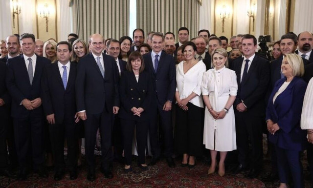 Ορκίστηκε η νέα κυβέρνηση στο Προεδρικό Μέγαρο - Πιάνουν άμεσα δουλειά οι υπουργοί