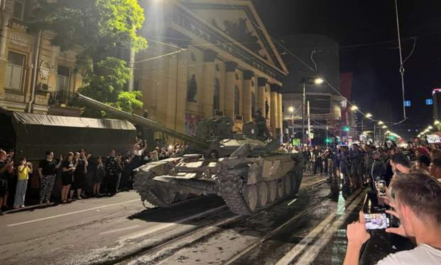 Ρωσία: Στην κυκλοφορία ξανά οι δρόμοι καθώς αποχωρεί η Βάγκνερ