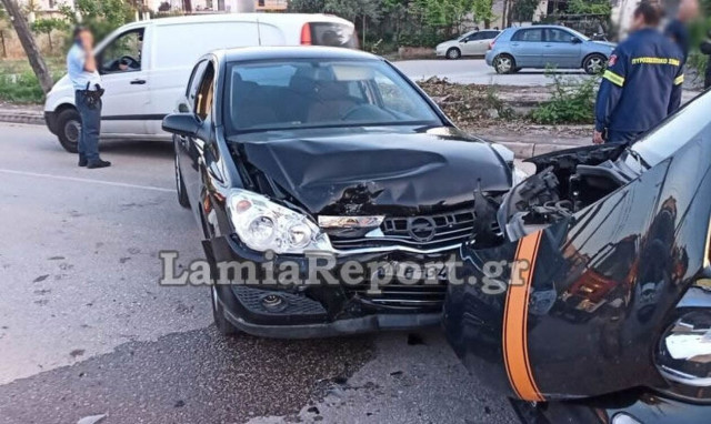 Σοβαρό τροχαίο στη Λαμία - Σφοδρή σύγκρουση οχημάτων με μία τραυματία