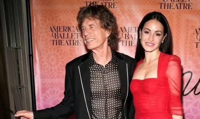 Μικ Τζάγκερ: Ερωτευμένος στο κόκκινο χαλί με την 43 χρόνια μικρότερη σύντροφό του