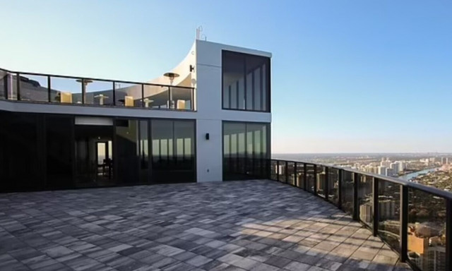 Ασανσέρ για το αυτοκίνητο, ιδιωτικό εστιατόριο: Το… παλάτι του Λιονέλ Μέσι στο Μαϊάμι