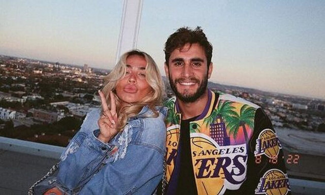 Κόνι Μεταξά – Μάριος Καπότσης: Μαγικό ταξίδι στην Ιορδανία