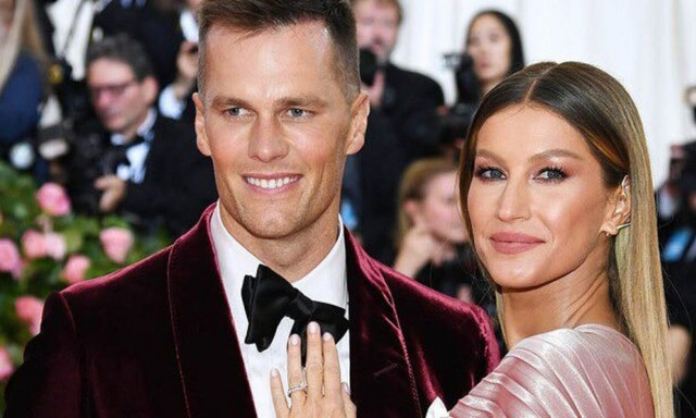 Τομ Μπρέιντι: Στην Ελλάδα ο πρώην της Ζιζέλ - Κάνει διακοπές σε γιοτ με τα παιδιά του (pics)