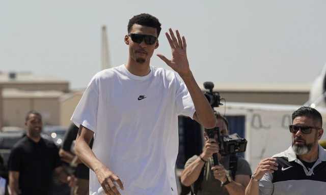 NBA: Παράνοια για τον Βίκτορ Ουεμπανιάμα στο Τέξας - Αποθεωτική υποδοχή στο νέο αστέρι των Σπερς