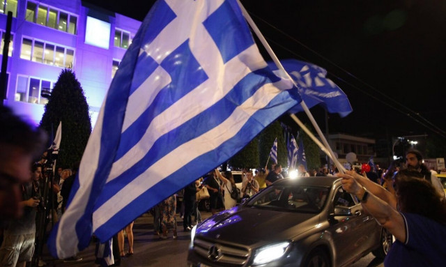 Τι απαντούν τα στελέχη της ΝΔ στα σχόλια για τα κόμματα εκ δεξιών της που μπήκαν στη Βουλή