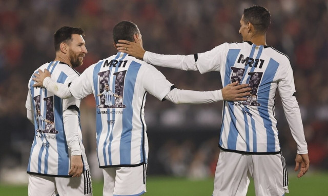 Ανατριχιαστική υποδοχή για τον Μέσι στο Ροζάριο και ρεσιτάλ με χατ τρικ - Δείτε βίντεο