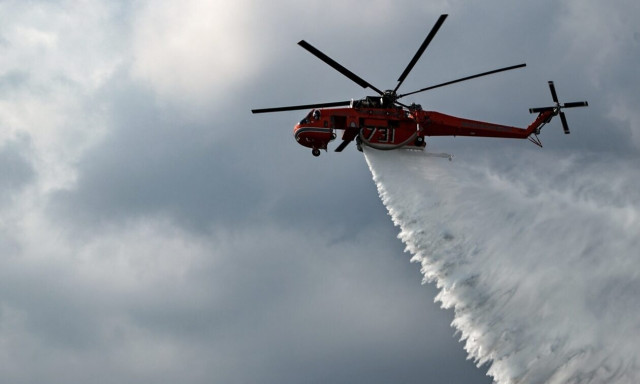 Υπό μερικό έλεγχο τέθηκαν οι φωτιές σε Αργολίδα και Ζάκυνθο