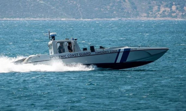 Λευκάδα: Σύγκρουση δύο πλοίων στο λιμάνι, κατά τη διάρκεια πρόσδεσης