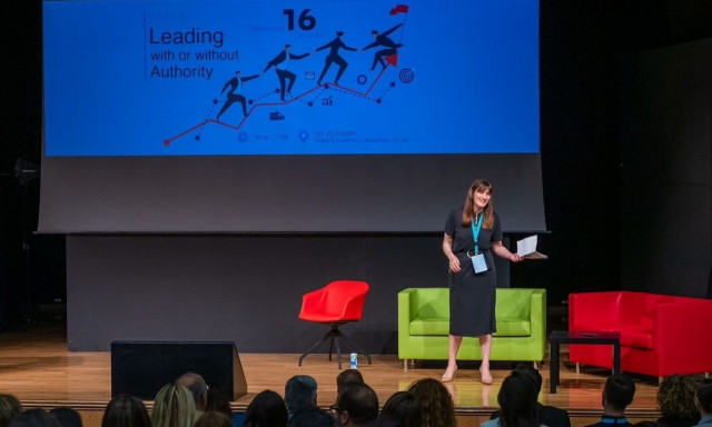 Παπαστελάτου στο σεμινάριο της ΕΕΦαΜ: Πώς διαμορφώνονται τα νέα χαρακτηριστικά της ηγεσίας