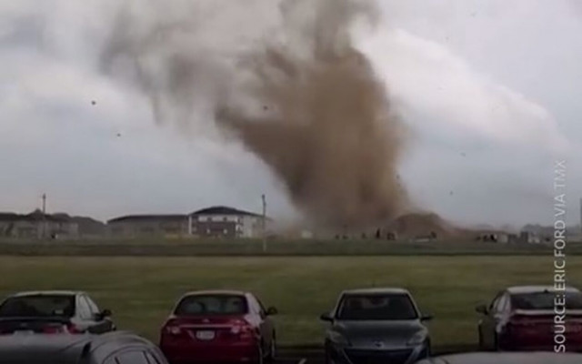 ΗΠΑ: Φονικοί ανεμοστρόβιλοι στην Ιντιάνα - Καταστράφηκαν δεκάδες κατοικίες (vid)