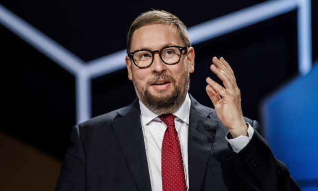 Φινλανδία: Έπιασαν αντιδήμαρχο του Ελσίνκι να ζωγραφίζει παράνομα γκράφιτι