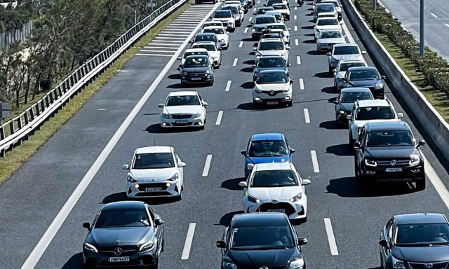 Κίνηση τώρα: Κυκλοφοριακά προβλήματα στους δρόμους του λεκανοπεδίου