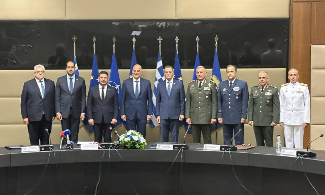 Ο Νίκος Δένδιας παρέλαβε το υπουργείο Εθνικής Άμυνας από τον Αλιβιάδη Στεφανή