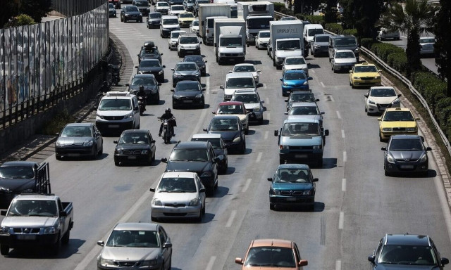 Κίνηση: Μέγαλο μποτιλιάρισμα στον Κηφισό - Καθυστερήσεις στην Αττική Οδό