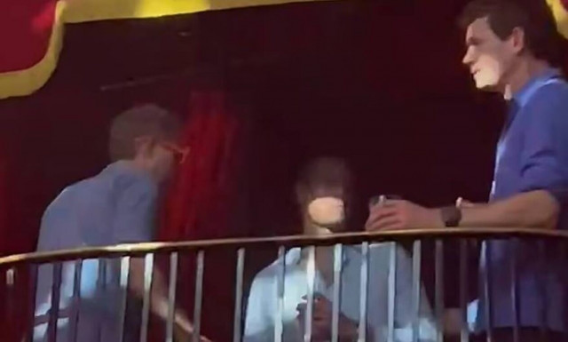 Ουίλιαμ: Διασκέδασε χορεύοντας σε γνωστό κλαμπ του Λονδίνου - «Βασιλιάς της πίστας!», γράφουν τα ΜΜΕ