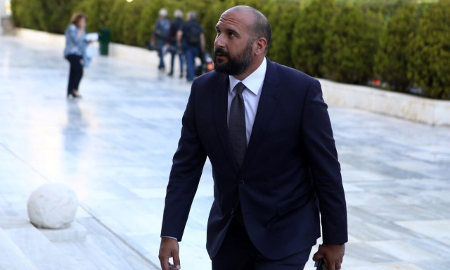 Διαψεύδουν πηγές του ΣΥΡΙΖΑ τα περί παραίτησης Τζανακόπουλου
