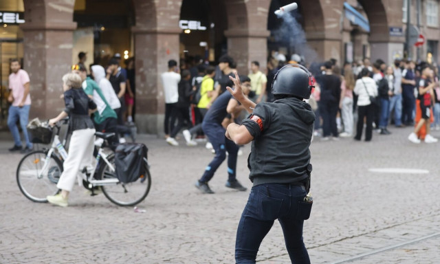 Γαλλία: Αύριο η κηδεία του 17χρονου που σκοτώθηκε από πυρά αστυνομικού