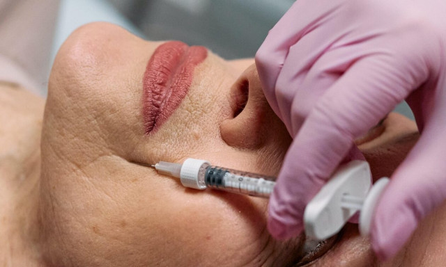 Χαμός με παράνομες αισθητικές επεμβάσεις: Τι πρέπει να προσέχουμε